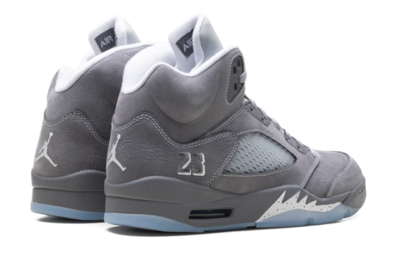 Air Jordan 5 Retro 'Wolf Grey' Sneakers - Grey / Silver